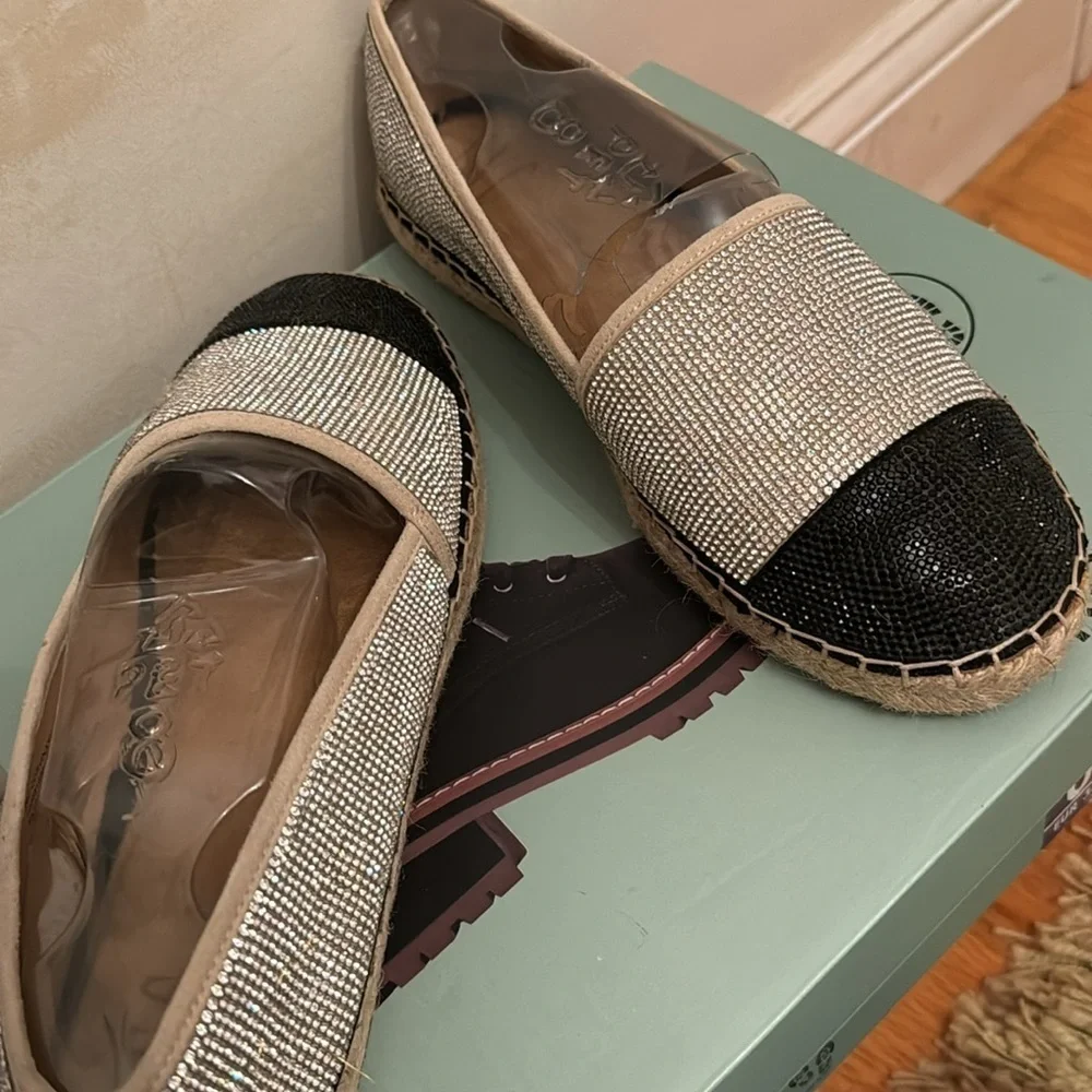 BRAND NEW SUMMER FLATS SIZE 8 1/2